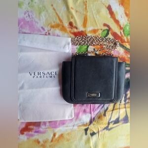 NWOT VERSACE Parfums Black Travel pochette-pouch-bag-W Long Gold Chain & Dustbag